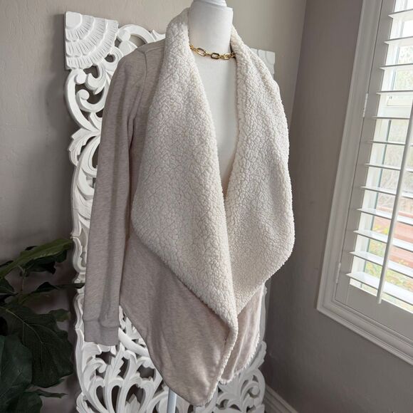 Hollister Fuzzy Open-front Cardigan - Picture 6 of 8